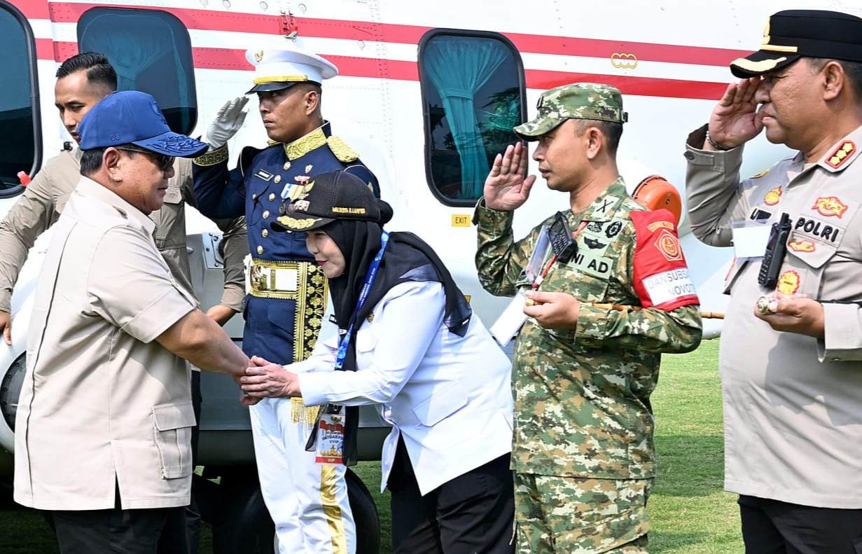 Presiden Prabowo Tiba di Lampung, Disambut Wali Kota Eva Dwiana