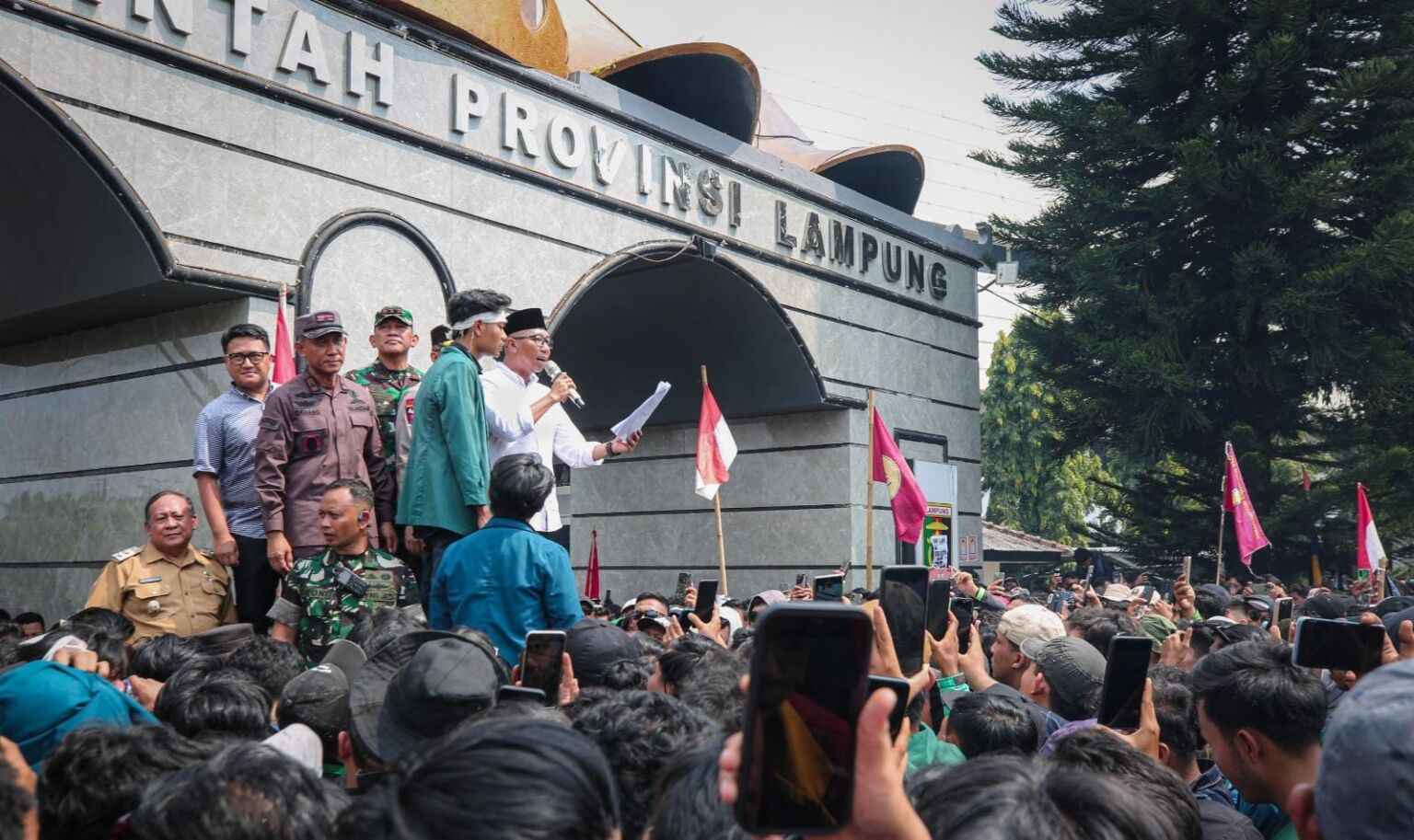 Gubernur Mirza Gaungkan Semangat Persatuan dan Aksi Damai