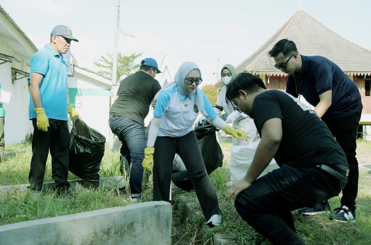 Peringati Hari Lingkungan Hidup Sedunia 2025, Pemprov Lampung Lakukan Aksi Bersih Sampah Plastik di PKOR Way Halim