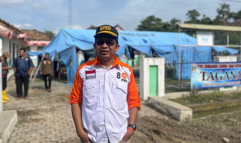 Yusnadi Kunjungi Warga Terdampak Banjir di Lampung Timur