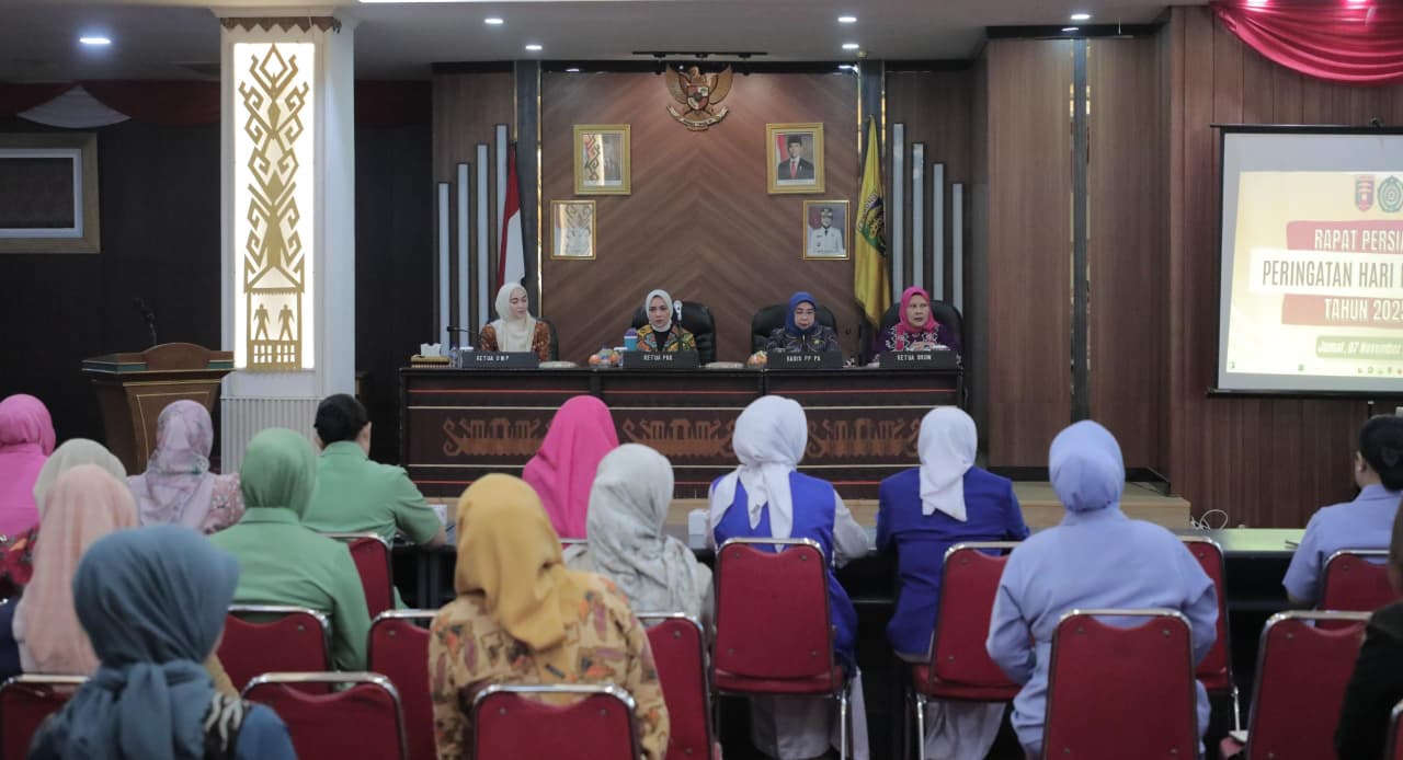 Batin Wulan Pimpin Rapat Persiapan Peringatan Hari Ibu Ke-97 Tahun 2025