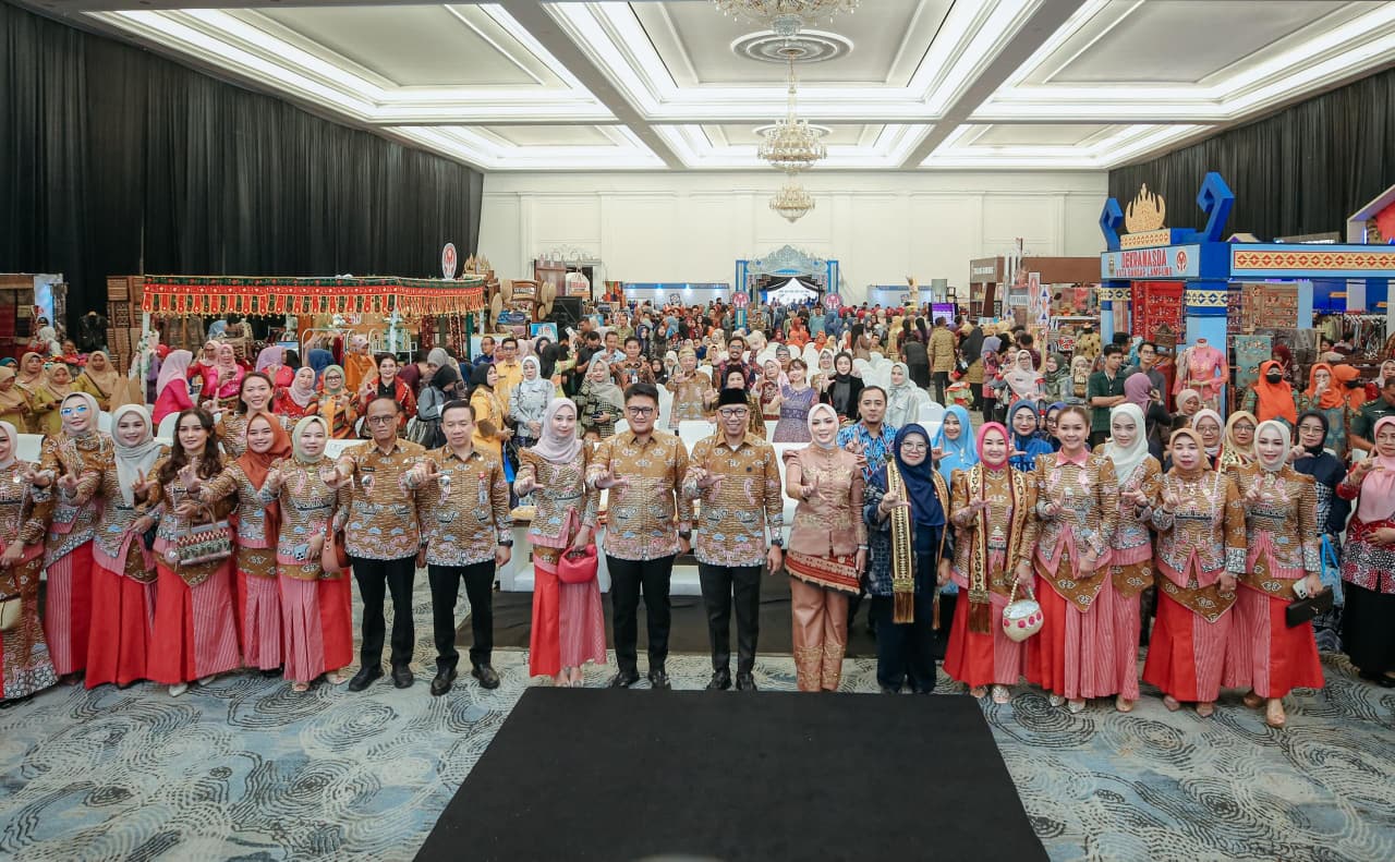 Gubernur Mirza Buka Pameran Karya Jemari Lampung 2025