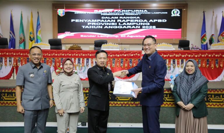 Pemprov Lampung Serahkan Dokumen Raperda APBD Tahun Anggaran 2026 kepada DPRD Lampung