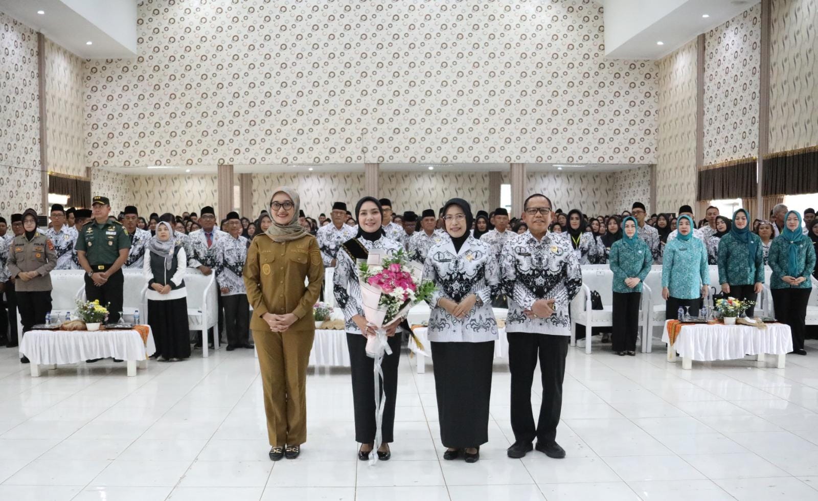 Purnama Wulan Sari Mirza Dikukuhkan Sebagai Ibunda Guru Provinsi Lampung