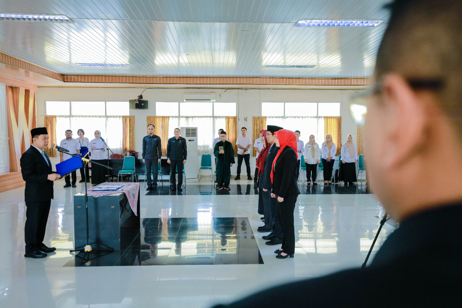 Sekda Lantik Dan Mengambil Sumpah Jabatan 4 Pejabat Administrator Di Lingkungan Pemprov Lampung